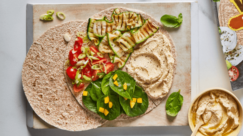 wrap aux legumes grilles facon antipasti mediterraneens